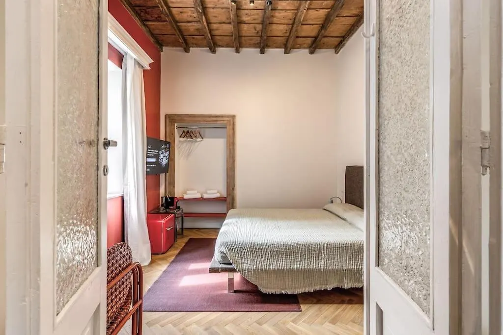 Apartment La Suite Rossa Del Colosseo Rome Italy